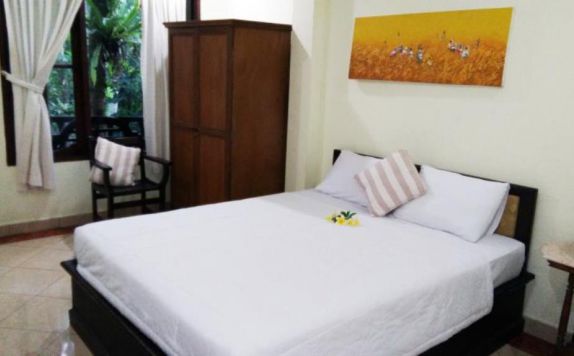Double Bed di Puri Alam Dewata Guest Villa
