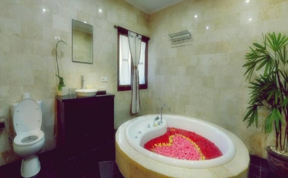bathroom di Puri Bendesa Villas (Ex Puri Bendesa II Resort and Spa)