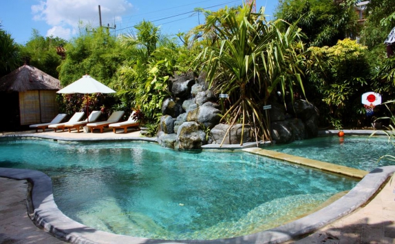Swimming Pool di Puri Cendana Resort Bali