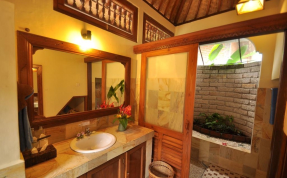 Bathroom di Puri Lumbung Cottages