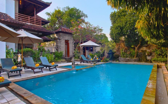 Swimming Pool di Puri Sading Hotel
