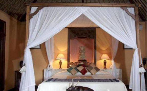 Kamar Tidur di Puri Taman Sari Hotel