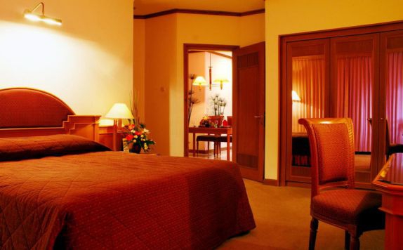 Guest room di Purnama Hotel Batu