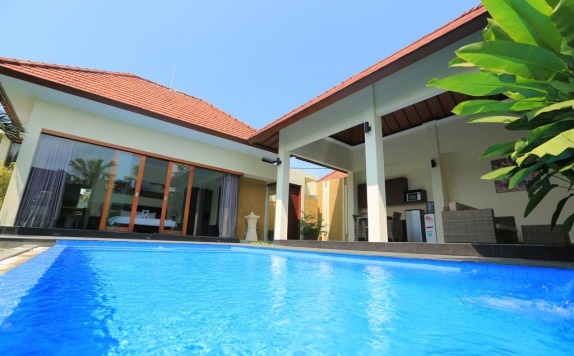 Swimming Pool di Putri Bali Villa