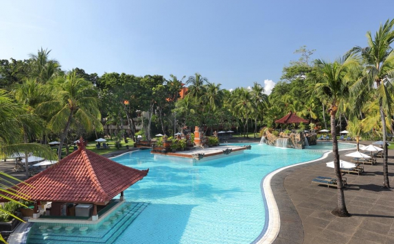 Swimming Pool di Ramada Bintang Bali Resort