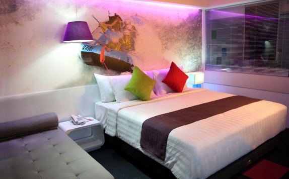 Tampilan Bedroom Hotel di Ramada Encore Seminyak