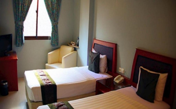 guest room twin bed di Rama Garden Hotel