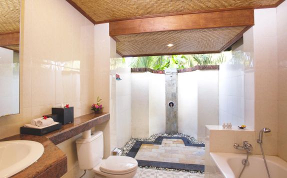 bathroom di Rama Phala Resort & Spa