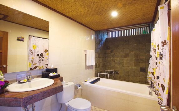 Family Bathroom di Rama Phala Resort & Spa