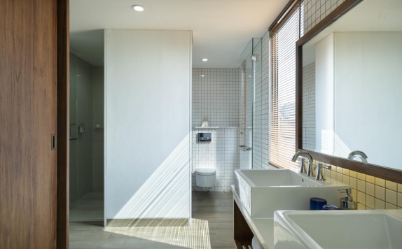Tampilan Bathroom Hotel di Rama Residence Padma