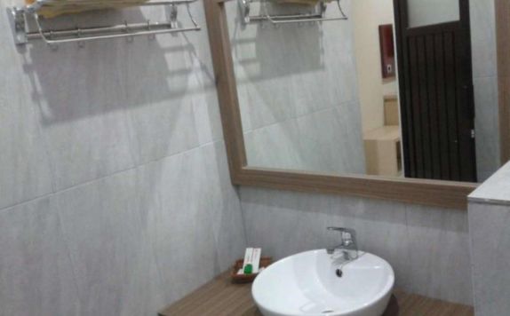 Bathroom di Ramayana Hotel
