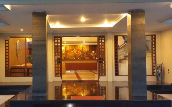 Pintu Masuk di Ramayana Hotel