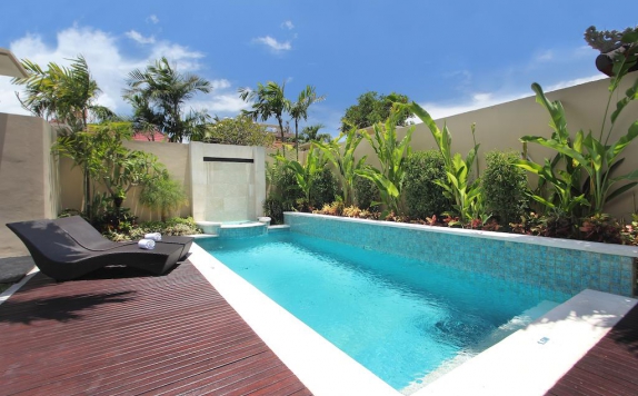 Swimming Pool di RC Villas