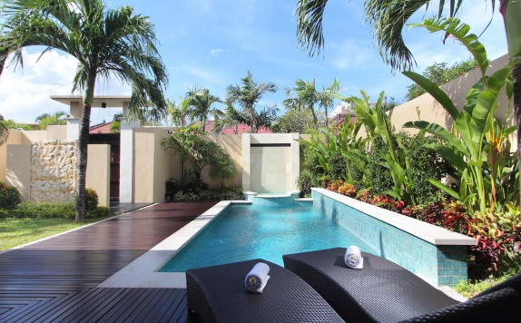 Swimming Pool di RC Villas