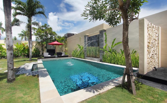 Swimming Pool di RC Villas