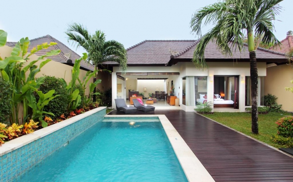 Swimming Pool di RC Villas