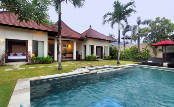 Swimming Pool di RC Villas