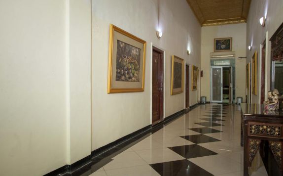 Interior di RedDoorz near Taman Remaja Surabaya