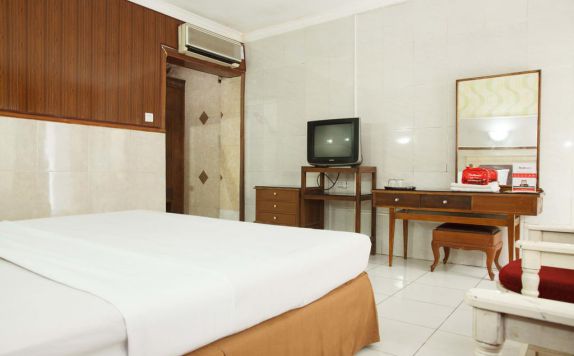Guest Room di RedDoorz near Tanjung Perak