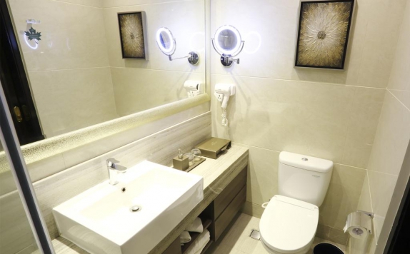 Bathroom di Regata Hotel