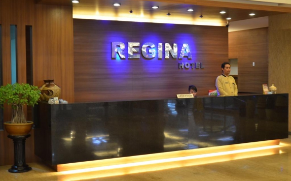 Receptionist di Regina Hotel