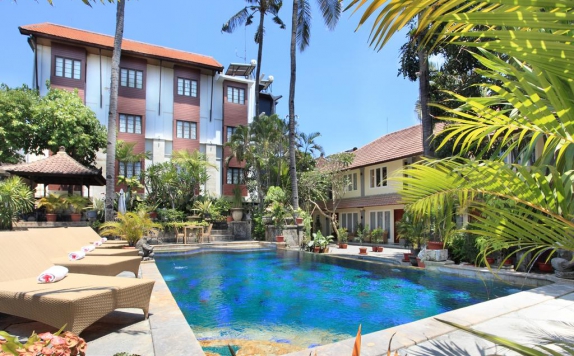 Swimming Pool di Restu Bali Hotel