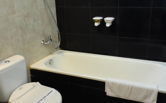 bathroom di Roditha Hotel