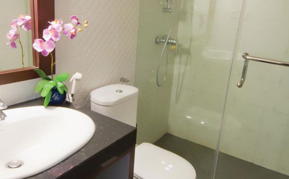 Bathroom di Rosani Hotel