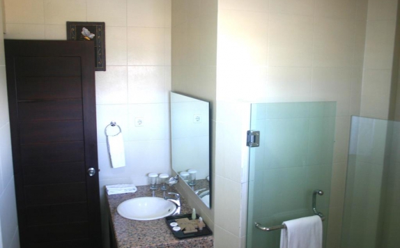 Bathroom di Royal Mamberamo Hotel