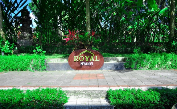 eksterior di ROYAL Nyanyi Villas