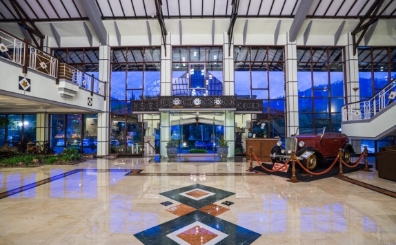 Lobby di Royal Orchids Garden Hotel & Condominium