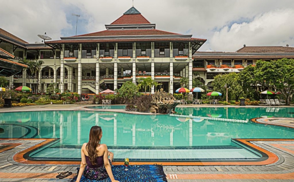 Swimming Pool di Royal Orchids Garden Hotel & Condominium