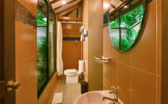 bathroom di Rumah Boedi Private Residences Villa Borobudur