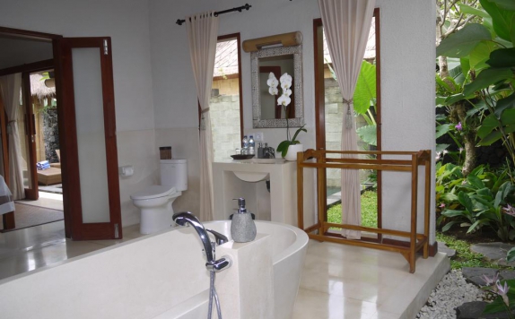 Bathroom di Rumah Dadong Ubud