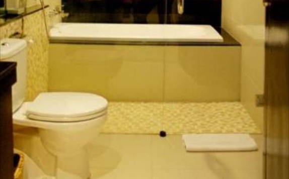 Bathroom di RUMAH NENEK Hotel
