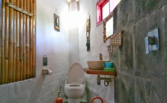 Bathroom di Rumah Warna Bali