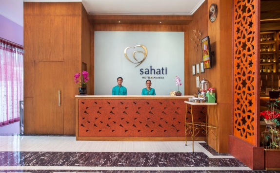 Receptionist di Sahati Hotel