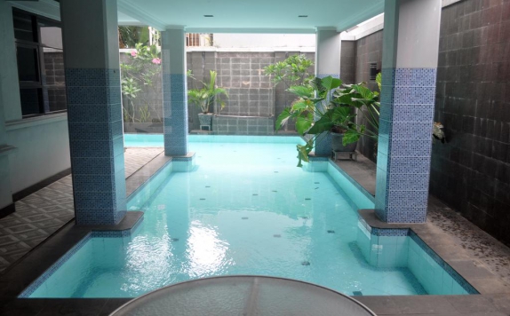 Swimming Pool di Sahati Hotel