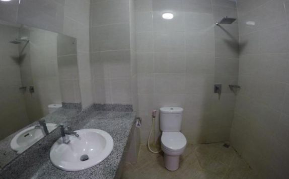 bathroom di Sahid Papua Hotel