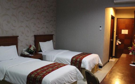 guest room twin di Sahid Papua Hotel