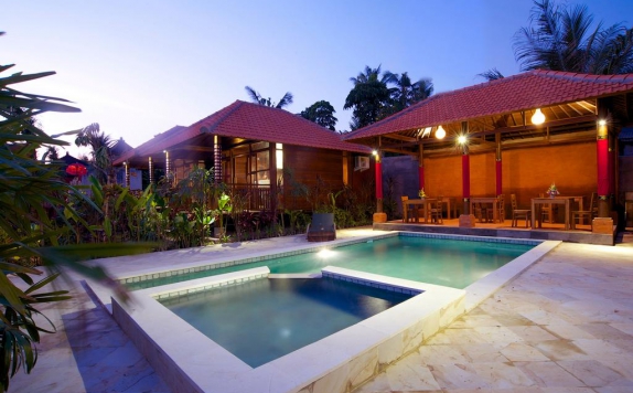 Outdoor Pool Hotel di Saka Village Ubud