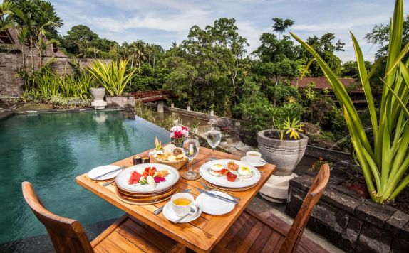 Food and Beverage di Sanctoo Villa Bali