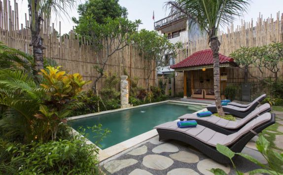 Outdoor Pool di Sandat Bali Ubud Guest House