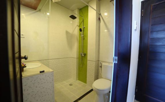 bathroom di Sandat Kuta