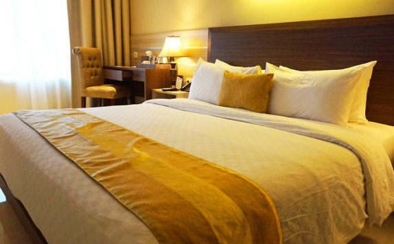Tampilan Bedroom Hotel di Sapphire Sky Hotel & Conference