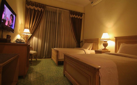 guest room twin bed di Sarasvati Borobudur Hotel