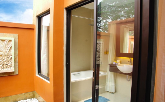 Bathroom di Sari Villa Sanur Beach