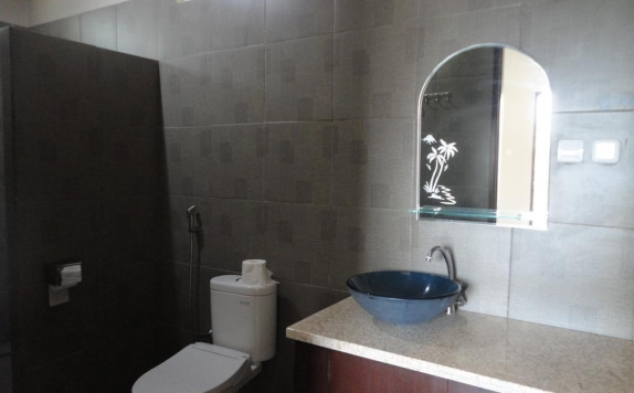 Tampilan Bathroom Hotel di Senggigi Cottages Lombok