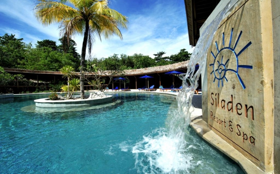 Swimming Pool di Siladen Resort and Spa
