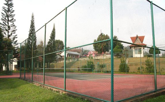 Tennis Court di Sinabung Hotel